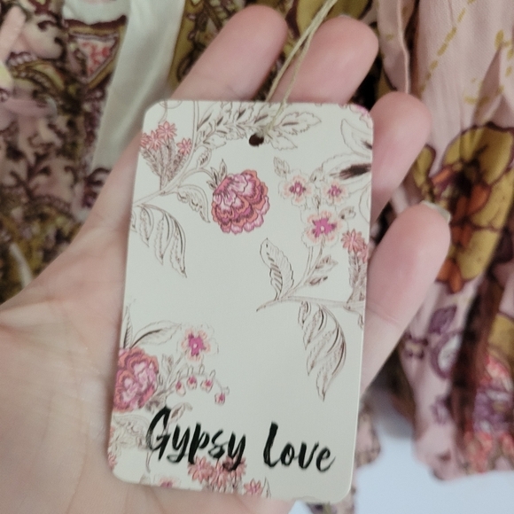 NWT Gypsy Love Boho Paisley Cropped Long Sleeve Blouse Size Small - Picture 6 of 8